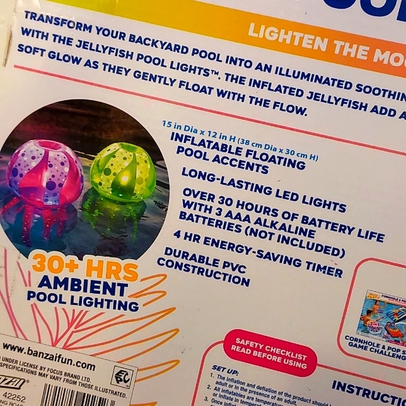 Jellyfish Pool Lights Inflatable Floating Multicolor Lanterns 2 Pack - Picture 8 of 10